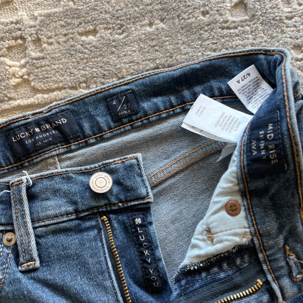 Lucky Brand Ava Mid Rise Ava Ripped Skinny Jeans - Picture 2 of 4